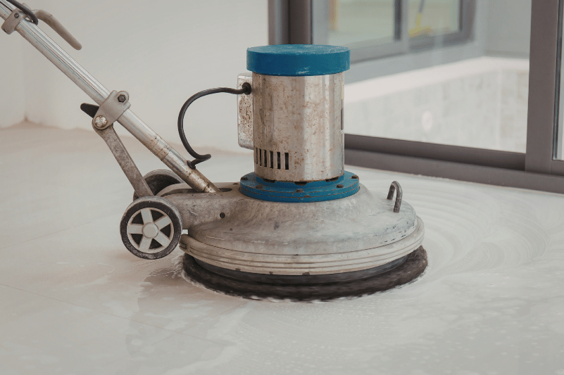 ¿Alquilar o comprar maquinaria de limpieza?